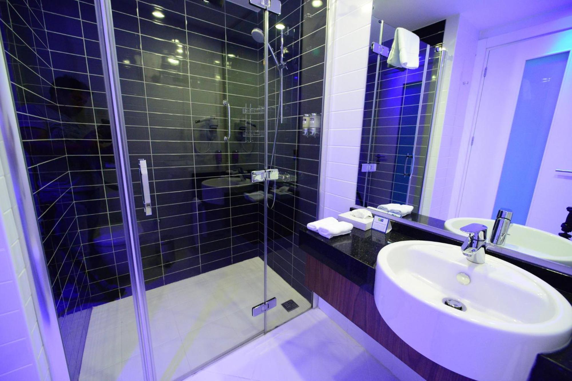 Holiday Inn Express Istanbul-Altunizade By Ihg Extérieur photo