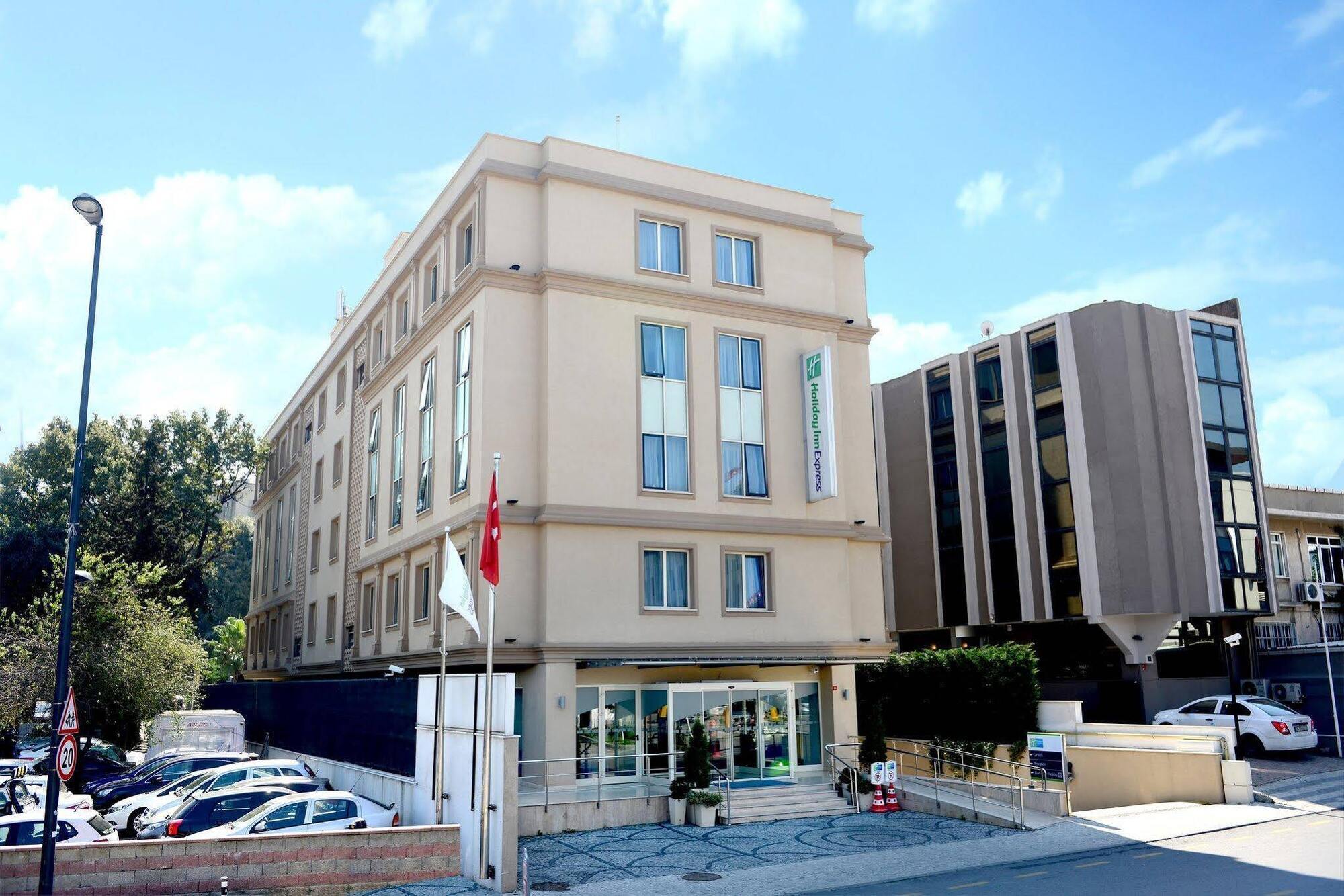 Holiday Inn Express Istanbul-Altunizade By Ihg Extérieur photo