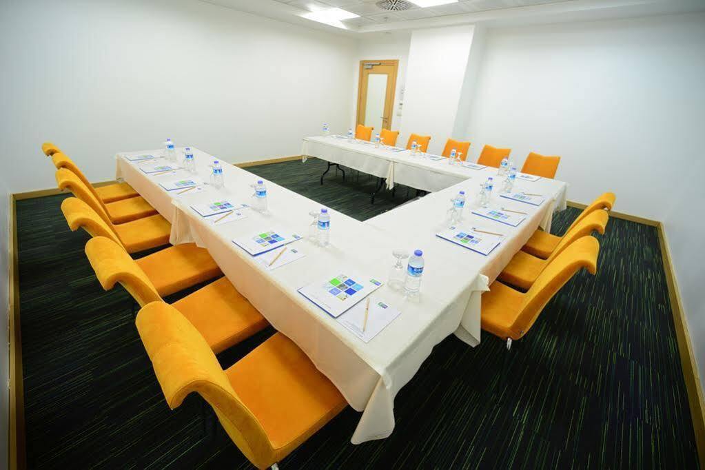 Holiday Inn Express Istanbul-Altunizade By Ihg Extérieur photo